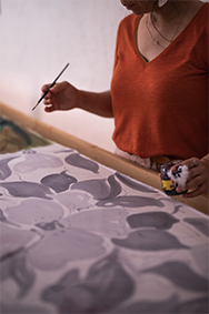 Pascale Vial; silk hand painter in Pernes les Fontaines